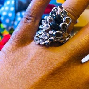 BLACK SILVER STRETCHY CLUSTER RING